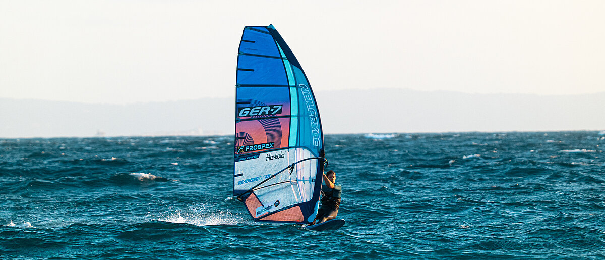 Profi-Windsurfer und VANTourer Markenbotschafter Nico Prien
