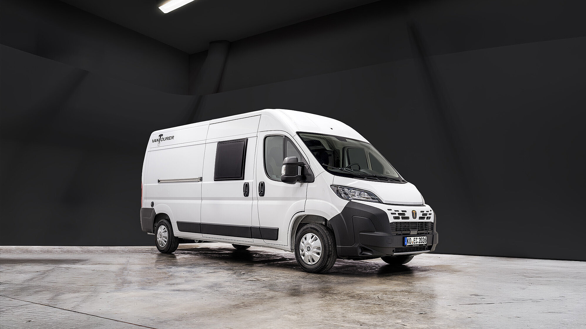 The entry-level VANTourer 600 Ds: starting at €52.990 