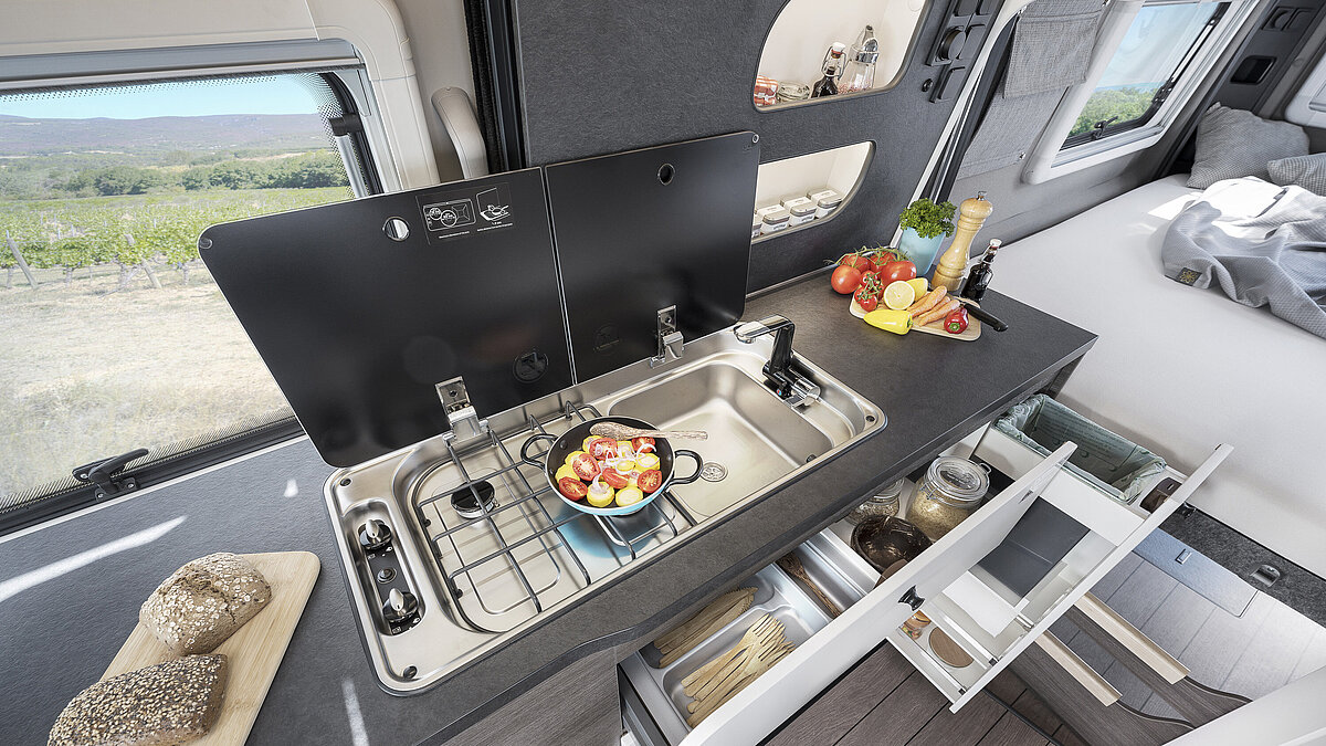 VANTourer 4-zone kitchen in the 630 L