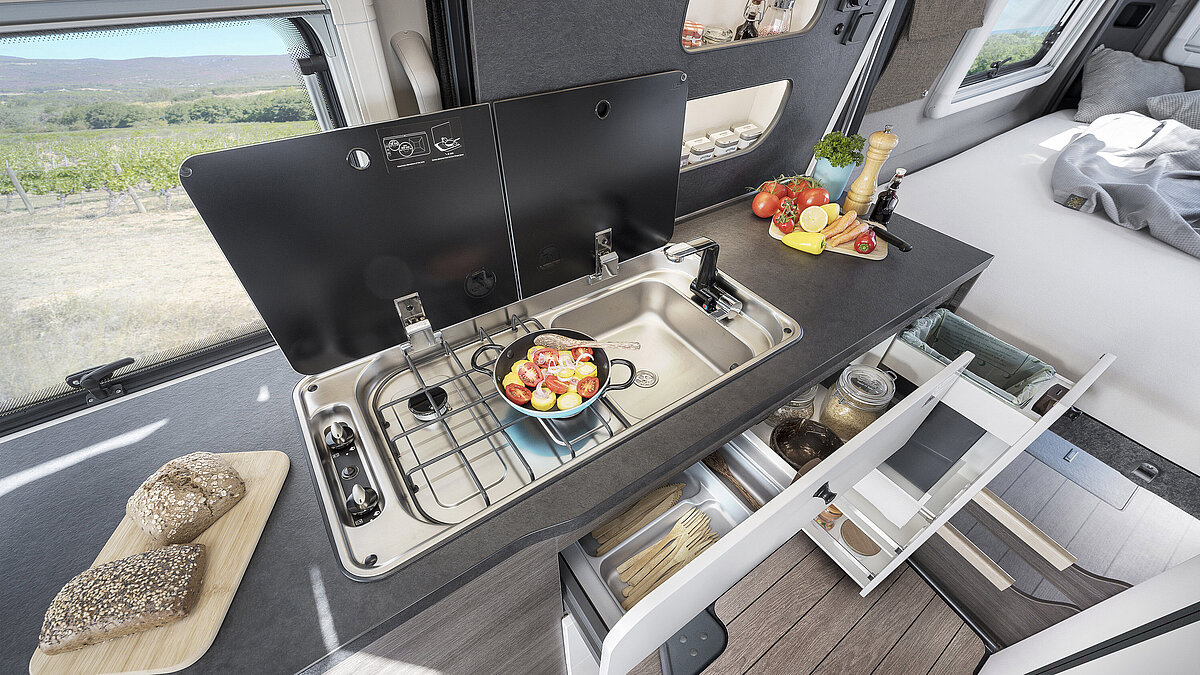 VANTourer 4-zone kitchen in the 630 L