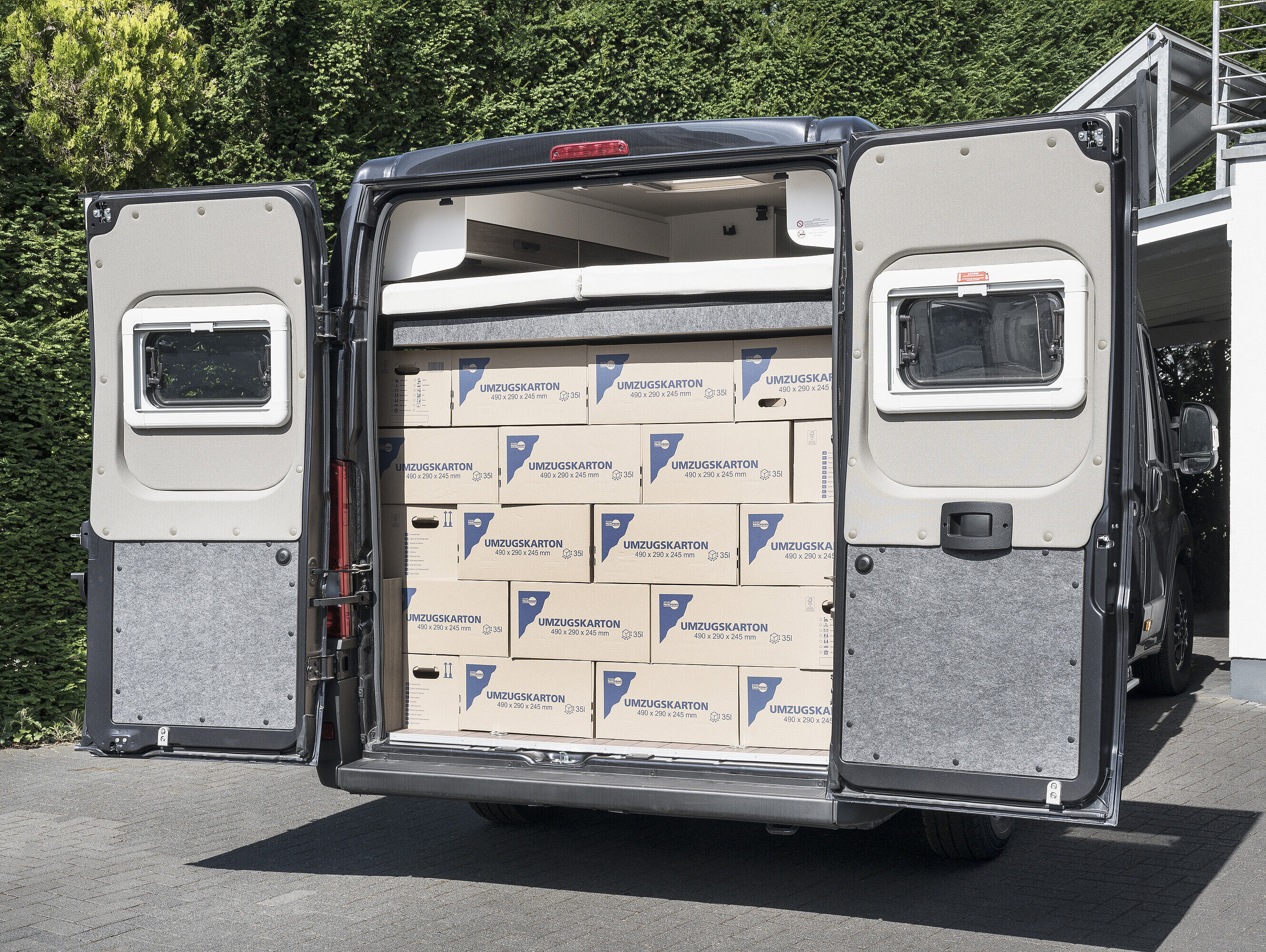 VANTourer Heckstauraum: bis zu 180 cm Stauraumhöhe im Campervan