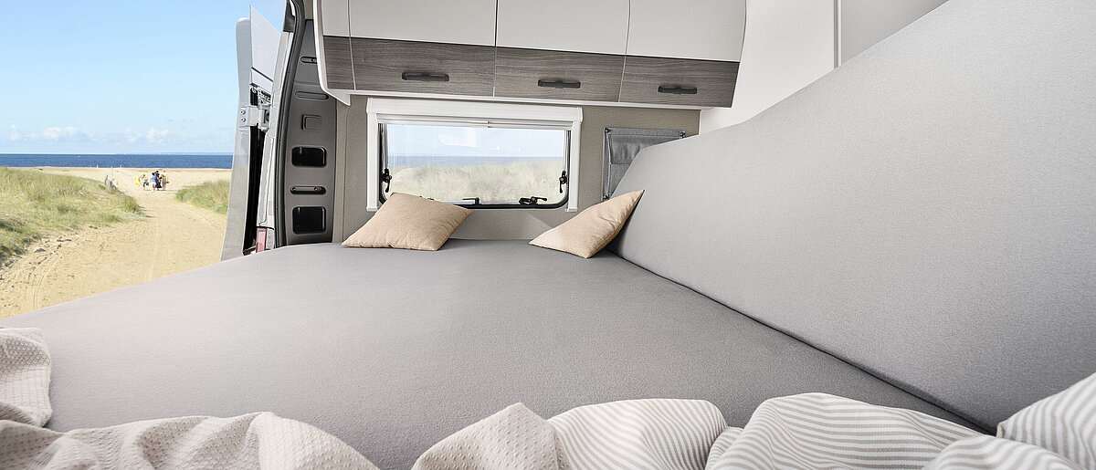 Längsbetten mit Loungefunktion im VANTourer 600 L