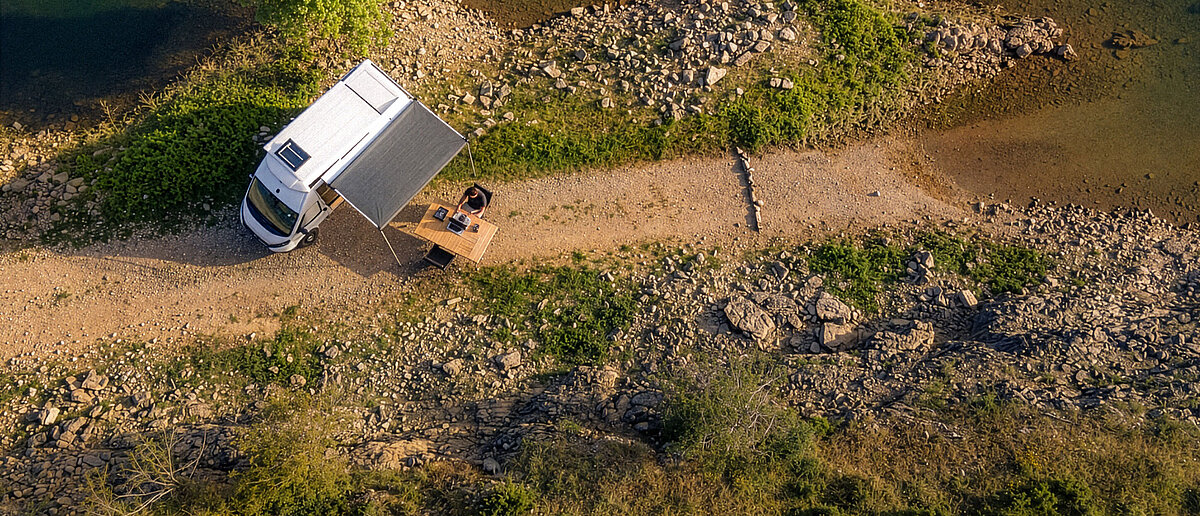 Remote Work im Campervan: So arbeiten Sie unterwegs im VANTourer